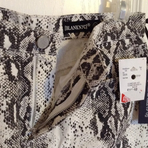 NWT BlankNYC Women's Denim Mini Skirt Snakeskin Animal Print - Picture 8 of 11